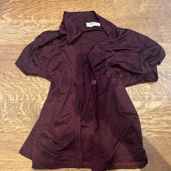 Really cute vintage matching set button up and tank top - Picture 2 of 4